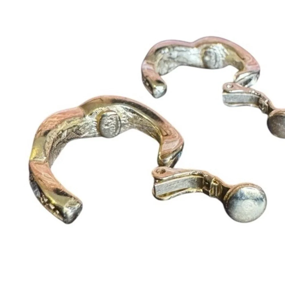Givenchi gold tone twist clip earrings‎